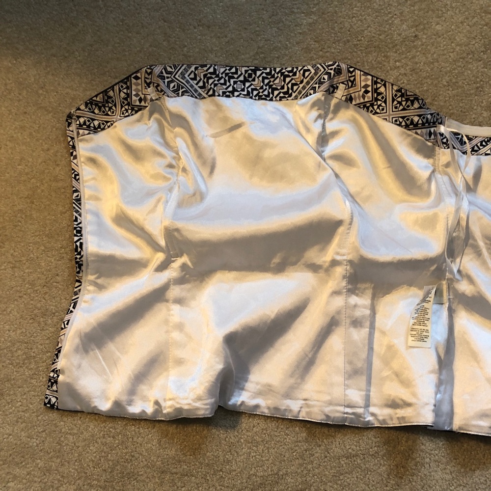 Printed Peplum Strapless Top - Picture 7 of 7